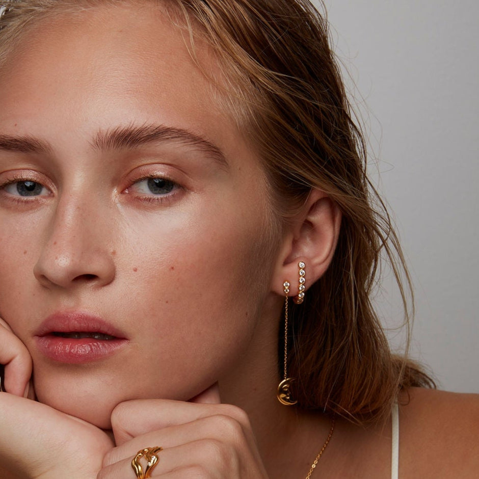 Curved Sparkle Earring